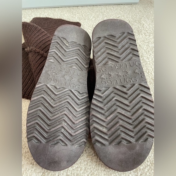 UGG Classic Cardy Knit Sweater Boots Brown Women’s 8 Button Slouch Style - Picture 8 of 9